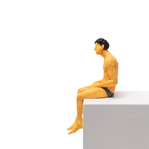 STATUETTA IN RESINA LOVE IS A VERB-ALBERTO 09009 SELETTI